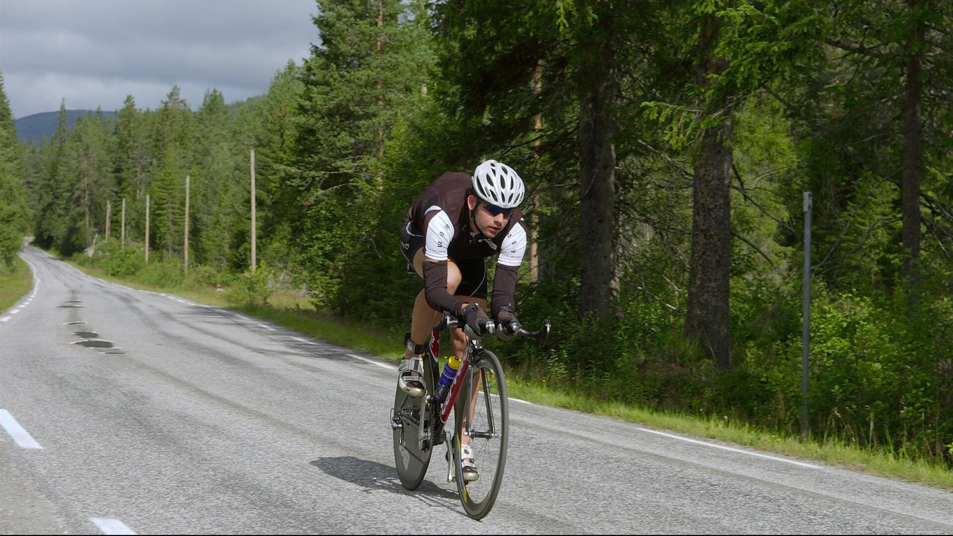 奥纳纳爆发,阿尔及利亚速胜,一场定义非洲足球新纪元的闪电战