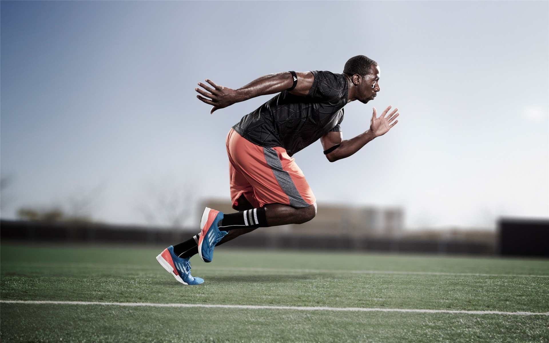 特奥关键回合不手软，切尔西险胜里昂展露冠军相